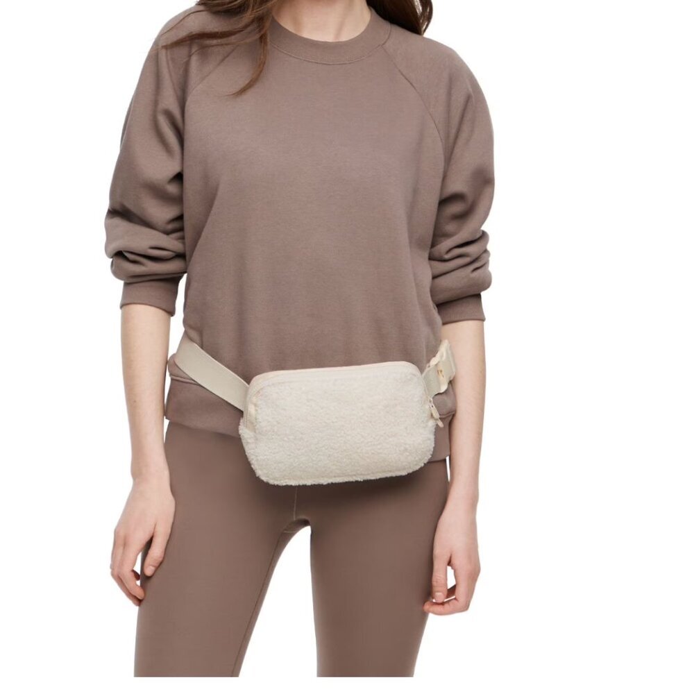 GapFit Sherpa Belt Bag Cream – Fleece Fanny Pack NWT
